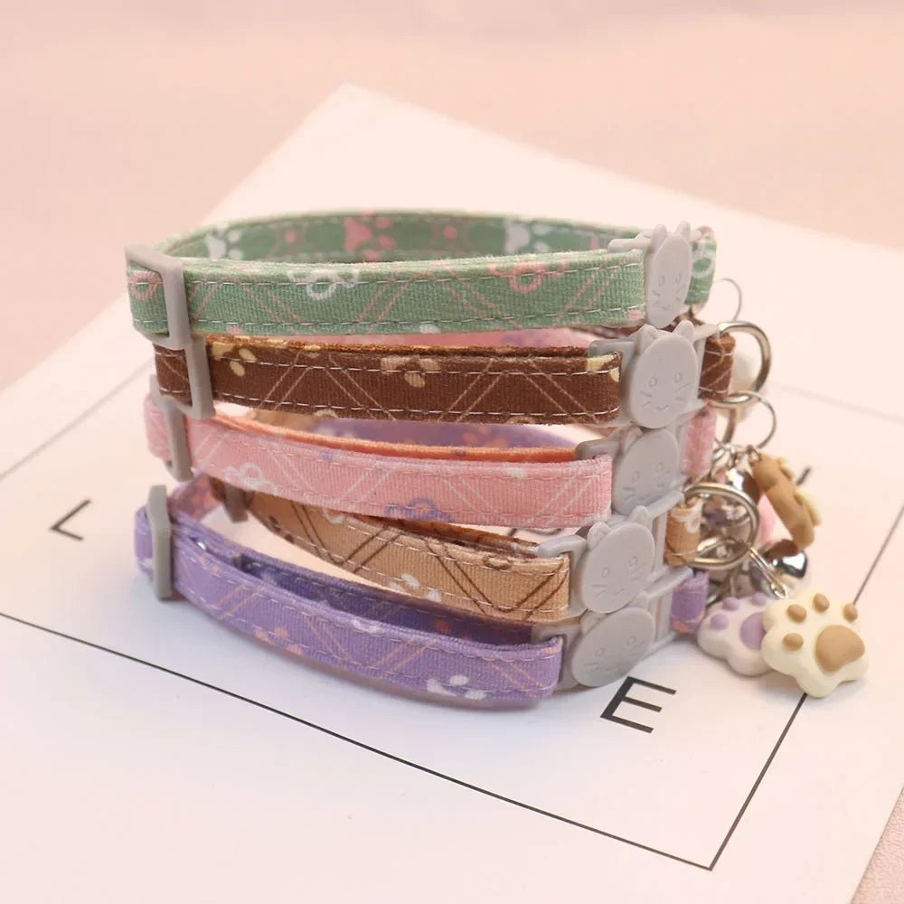 Collier chats et chiots, motif pattes - L Univers Des Felins